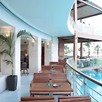 Cosmopolitan Отель 4*