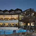Cosmopolitan 4*
