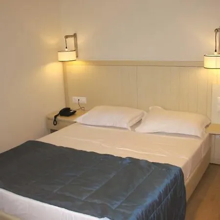Hotel Cosmopolitan & 4*