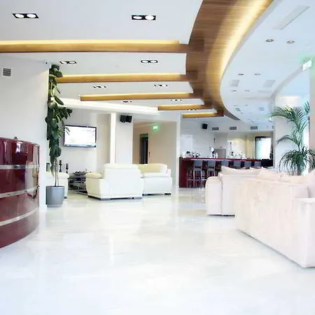 Cosmopolitan 4*