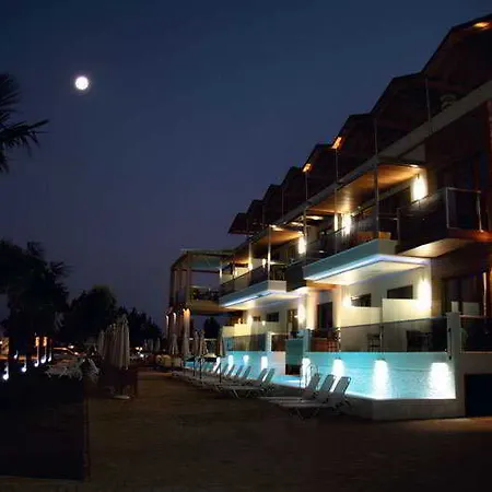 Cosmopolitan 4*