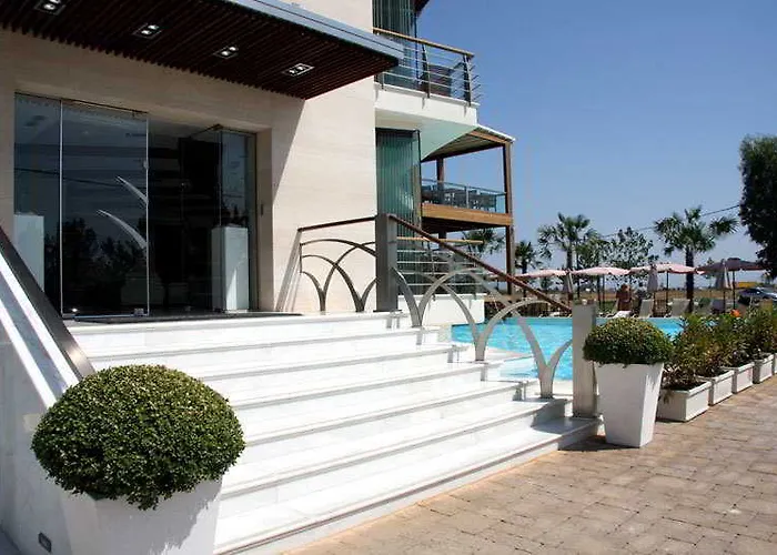 Cosmopolitan Hotel 4*