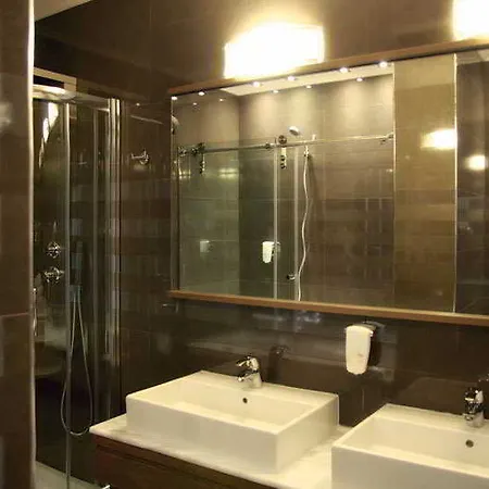 Cosmopolitan Paralía