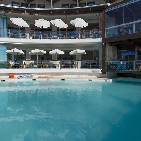 Cosmopolitan Paralía