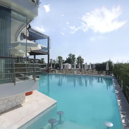 Hotel Cosmopolitan 4*