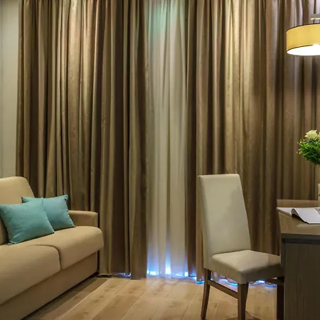 Cosmopolitan By Ghh Hotel 4*