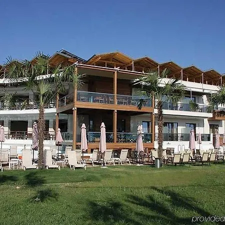 Cosmopolitan & 4* Paralía