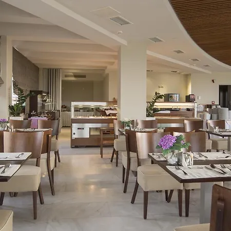 Cosmopolitan Paralía