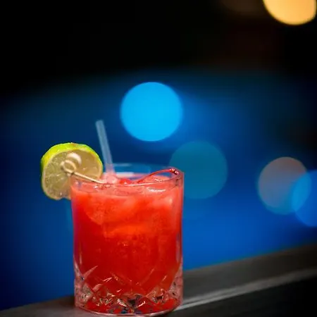 Cosmopolitan & ホテル 4*