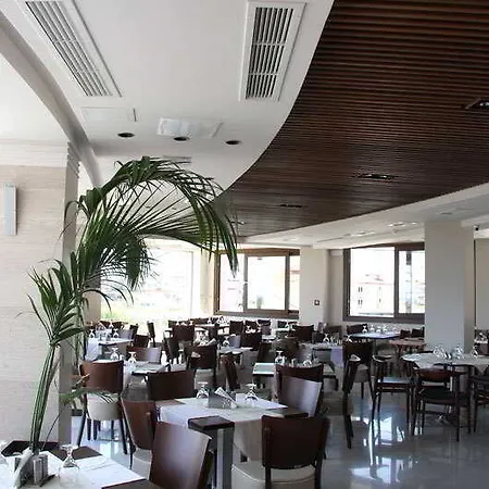 Cosmopolitan Paralía