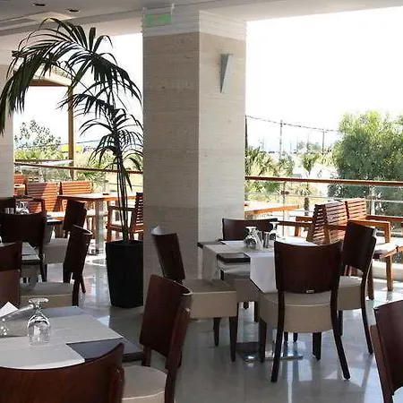 Cosmopolitan Paralía