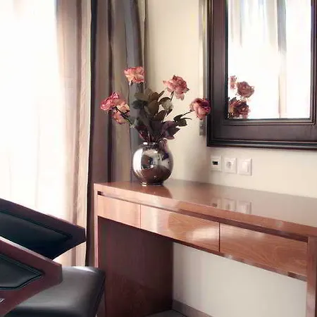 Cosmopolitan Szálloda Paralía