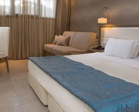 Cosmopolitan Paralía