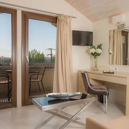 Cosmopolitan & 4* Paralía