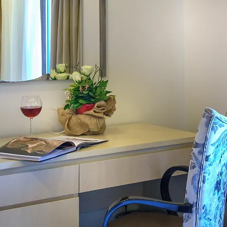 Hotel Cosmopolitan Paralía