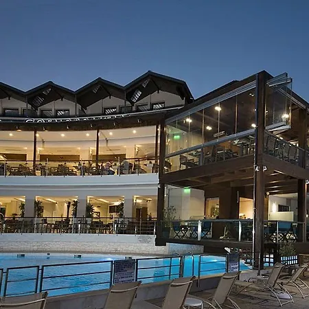 Cosmopolitan 4*