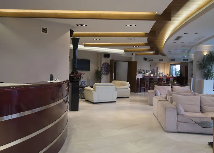 Cosmopolitan Paralía