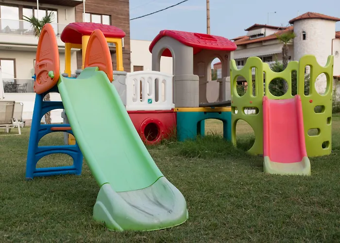 Cosmopolitan Paralía